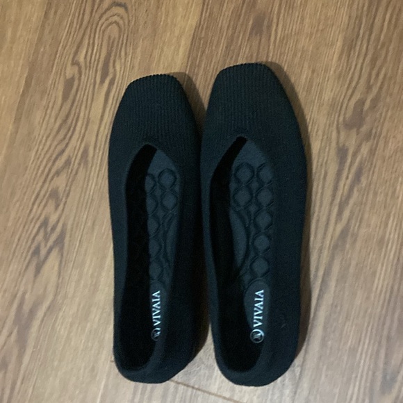 VIVAIA Black Margot Cloud Walker Square Toe V-Neck Slip On Flats EU 42 Brand New - Picture 2 of 9